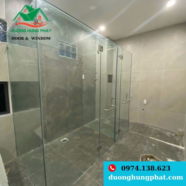 Mẫu phòng tắm kính đẹp tại Quận 12